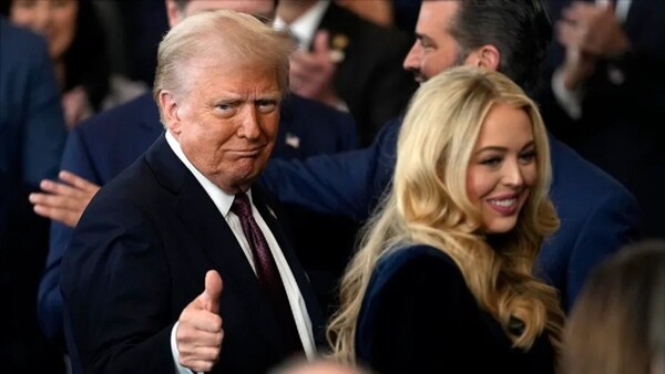 Trump comienza su mandato con un índice de aprobación del 47 %, según una encuesta