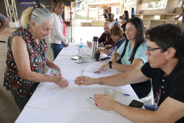 Yacyretá destinó US$ 20 millones a gastos sociales en 2024 - Economía - ABC Color