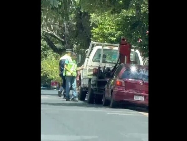 Graban a agentes de la PMT en pedido de coima · Radio Monumental 1080 AM