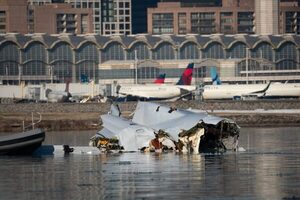 Washington: Hallan cajas negras del avión accidentado - ADN Digital