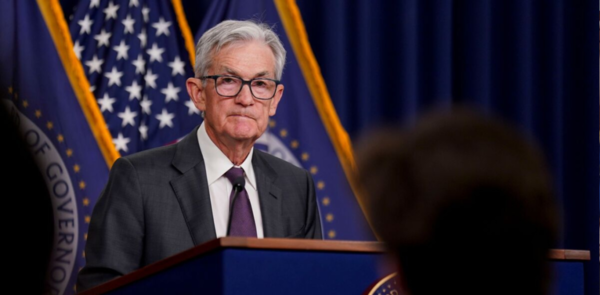 Powell afirma que no tiene prisa por seguir bajando las tasas pese a la petici贸n de Trump