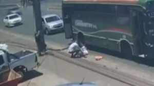 Chofer de bus imputado por muerte de mujer tras asalto