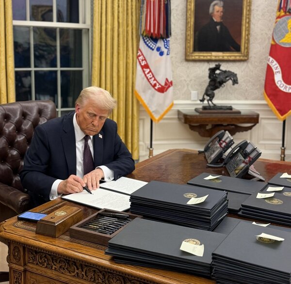 Trump advirtió con aranceles del 100% a los BRICS si dejan el dólar - 1000 Noticias