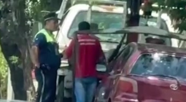 Separan a agentes de la PMT tras ser grabados pidiendo coima - SNT