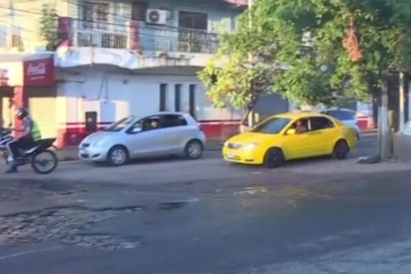 Calles en mal estado en el límite Lambaré - Villa Elisa - SNT