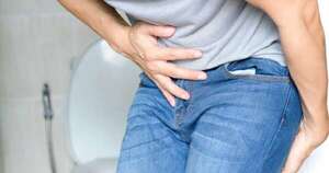 Diario HOY | Orinar sentado podría mejorar la salud masculina, según estudios