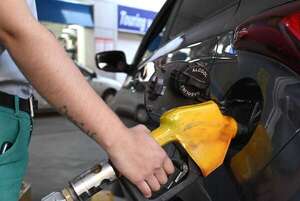 MIC asegura que los combustibles “van a subir un peldaño” con nuevas exigencias - Economía - ABC Color