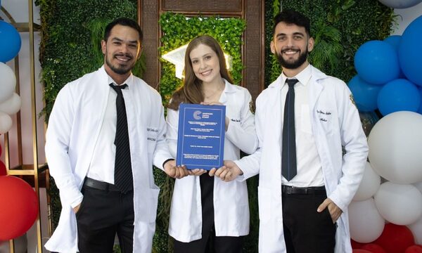 Estudiantes de Medicina de la UCP culminan etapa clave para su titulación