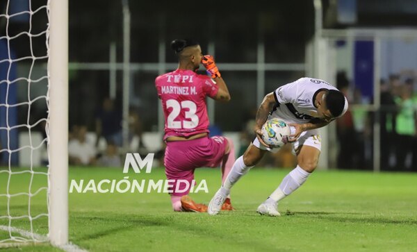 Versus / La contundente respuesta de Miguel Martínez sobre los penales cobrados para Olimpia