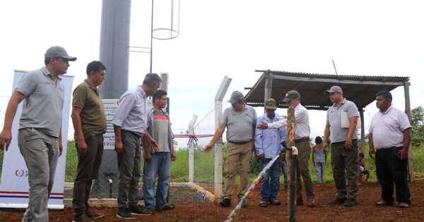 La Nación / Inauguran sistemas de agua y apicultura
