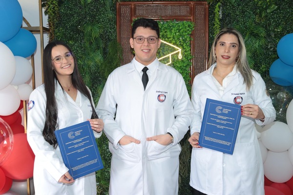 UCP: Casi 300 estudiantes aprueban su TFG en Medicina - La Clave