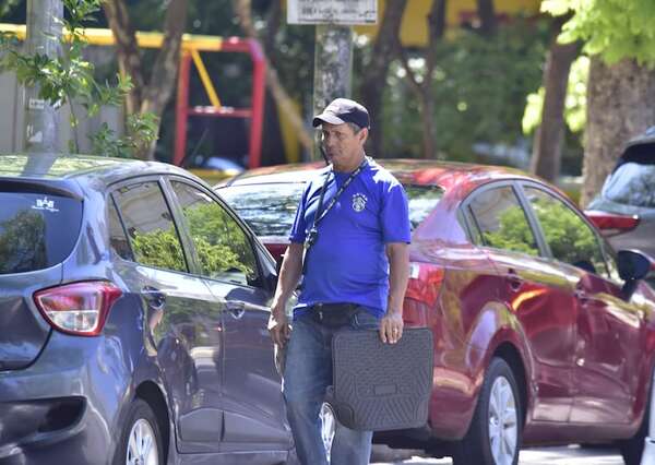 Lo que dicen los cuidacoches, tras redada policial que demoró a extorsionadores - Nacionales - ABC Color