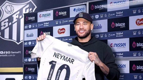 Neymar llega a Brasil para firmar con Santos