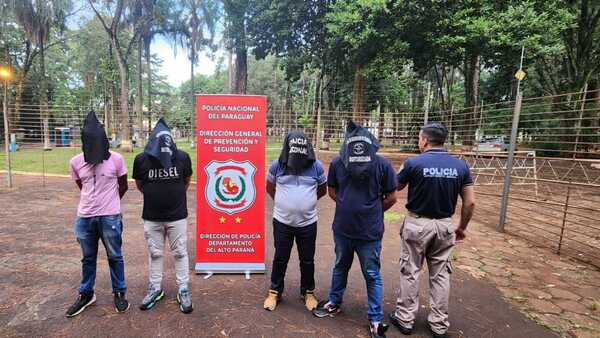 Detienen a falsos comerciantes por extorsión a turistas en CDE