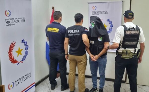 Expulsan a dos ciudadanos brasileños que estaban prófugos de la justicia en su país