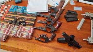 Detectan un arsenal en un barrio residencial de Katueté, Canindeyú - Policiales - ABC Color