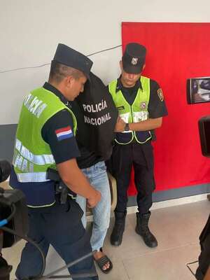 Dictan prisión para vendedor en caso pasajera que murió tras caer de bus - Policiales - ABC Color
