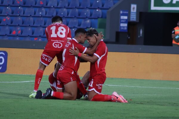 Versus / ¡Paraguarí supera a Sanjosiana y es equipo de Intermedia!