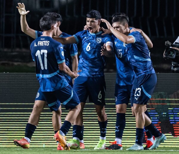 La Albirroja gana y calienta motores para el hexagonal final