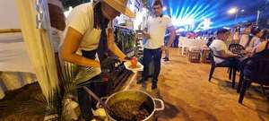 Miles de personas disfrutaron de la primera noche del Festival Internacional del Batiburrillo, Siriki y Chorizo Sanjuanino - Nacionales - ABC Color