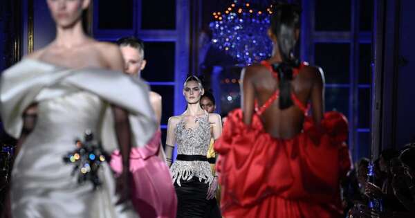 La Nación / París celebra la alta costura de icónicas casas de moda