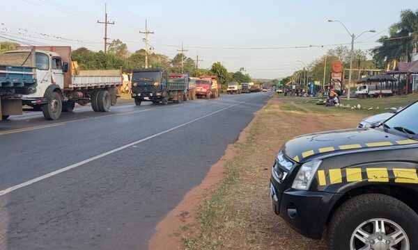 Camioneros irían a una movilización tras aumento del precio de combustibles