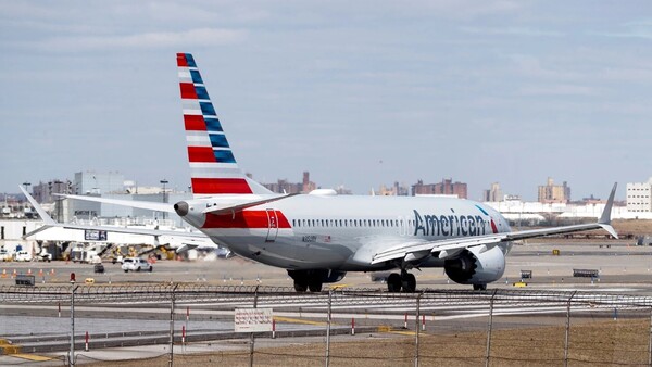 American Airlines agradece a Trump su "liderazgo en seguridad aérea" tras accidente