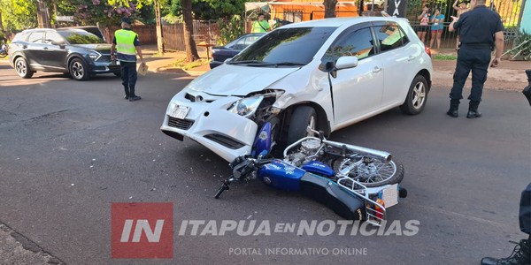 MOTOCICLISTA RESULTÓ HERIDO TRAS CHOQUE CON UN AUTOMÓVIL EN ENCARNACIÓN - Itapúa Noticias