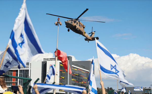 Hamás entrega a la Cruz Roja a tres rehenes israelíes
