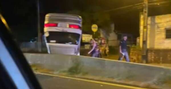 La Nación / Itauguá: reportan vuelco de vehículo, todos los ocupantes resultaron ilesos