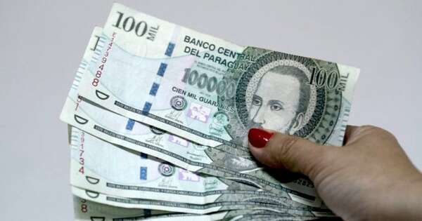 La Nación / El guaraní se devaluó un 1,4 % frente al dólar en el último mes