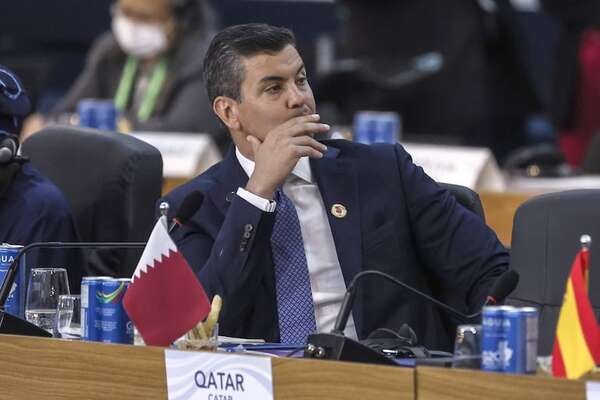 Viajes del presidente pueden ser positivos si dan resultados, pero todo tiene un límite, sostiene excanciller - Política - ABC Color