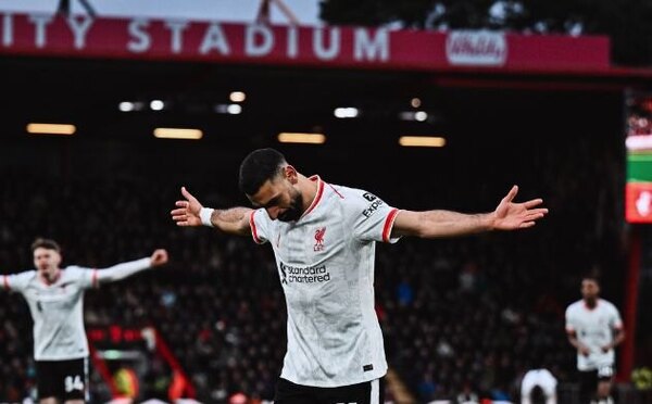 Versus / Salah salva al Liverpool