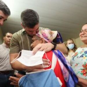 Presidente se compromete a cambiar realidad del Hospital de Itauguá :: Presidencia de la República del Paraguay