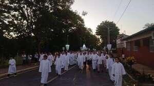 Atyrá se vistió de blanco en honor a la Virgen de la Candelaria - Nacionales - ABC Color