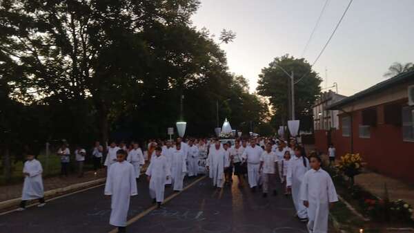 Atyrá se vistió de blanco en honor a la Virgen de la Candelaria - Nacionales - ABC Color