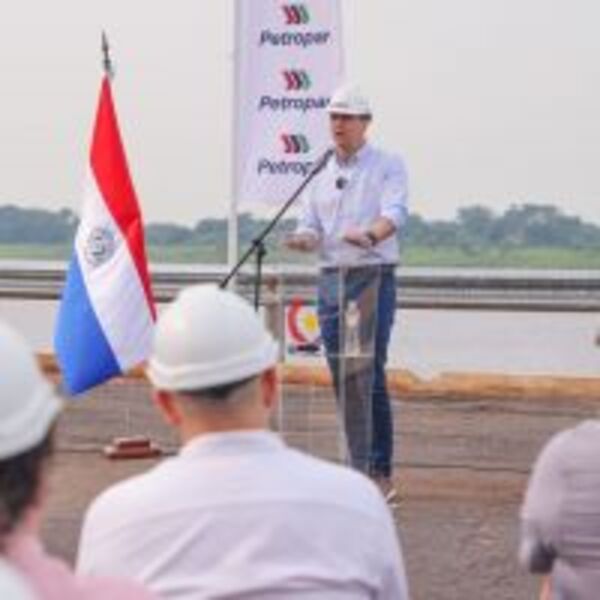 Gobierno baja en 250 guaraníes por litro el precio de todas las naftas :: Presidencia de la República del Paraguay