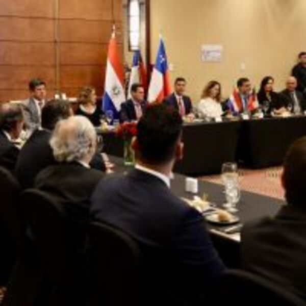 Presidente Santiago Peña invita a empresarios chilenos a invertir más en Paraguay :: Presidencia de la República del Paraguay