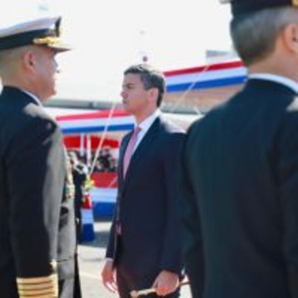 Armada celebra su día y se compromete a mejorar lucha contra el contrabando :: Presidencia de la República del Paraguay