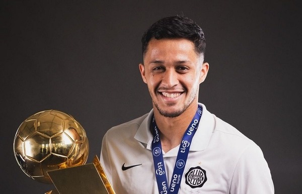 Alex Franco no saldrá de Olimpia