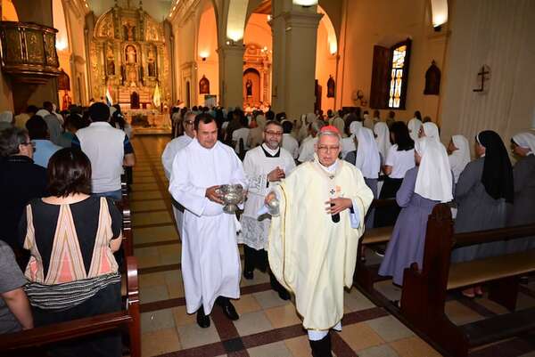 Iglesia valoró servicio al prójimo en misa por la Jornada Mundial de la Vida Consagrada - Nacionales - ABC Color
