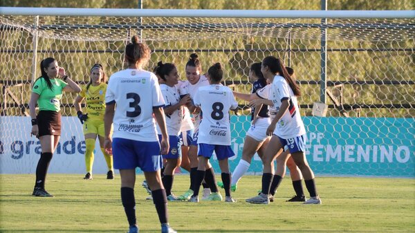 Trinidense gana ante Ameliano en el primer partido del Torneo Anual FEM 2025 - 1000 Noticias