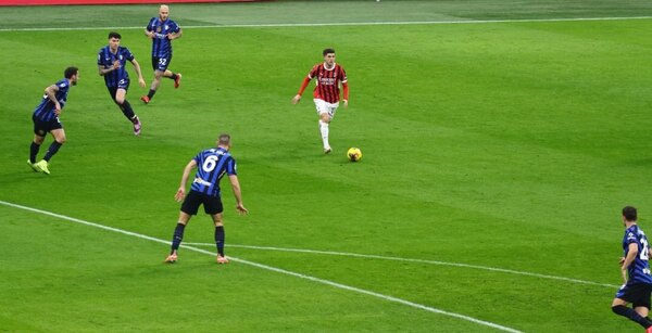 Versus / Un Inter sin eficacia iguala sobre la hora ante el Milan