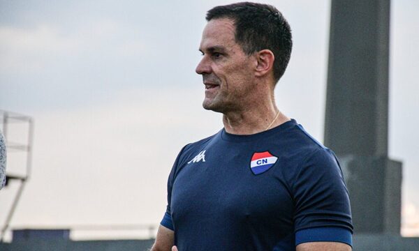 Después de perder ante Cerro, Víctor Bernay deja de ser DT de Nacional