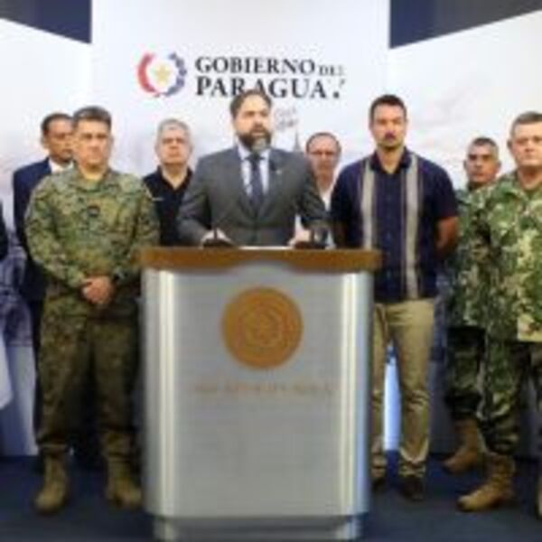 En operativo sin precedentes, expulsan del Paraguay a presos de alta peligrosidad :: Presidencia de la República del Paraguay