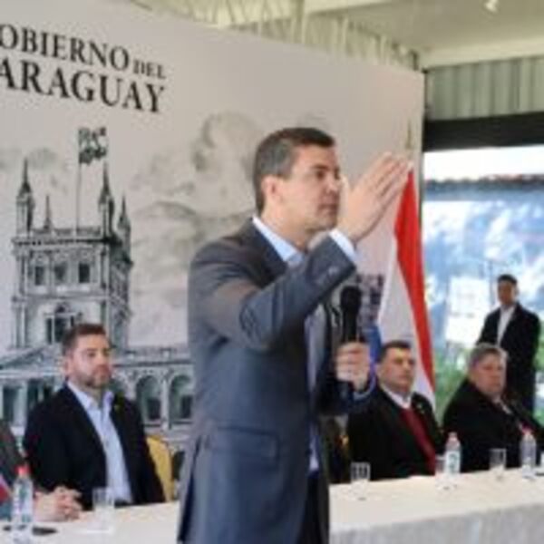 Presidente Peña, gobernador e intendentes de Caaguazú articulan trabajos coordinados :: Presidencia de la República del Paraguay
