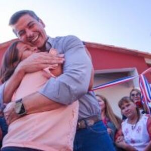 Presidente Peña entrega 187 viviendas dignas a familias de tres distritos de Central :: Presidencia de la República del Paraguay