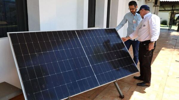 Adjudican proyecto de instalación de paneles solares en el embalse de ITAIPU