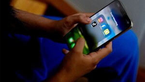 Indonesia estudia fijar una edad mínima para acceder a las redes sociales