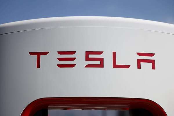 Vandalizan con esvásticas y lemas contra nazismo una sucursal de Tesla en Países Bajos - Mundo - ABC Color